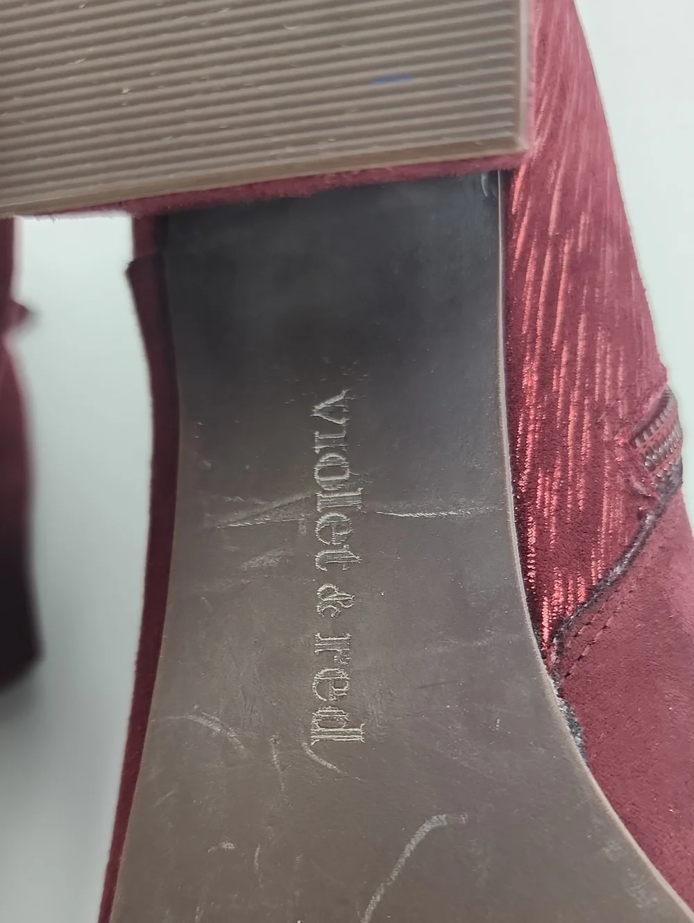 Violet & Red Dahlia Burgundy Suede Textured Metallic Block Heel Boots Size 7.5